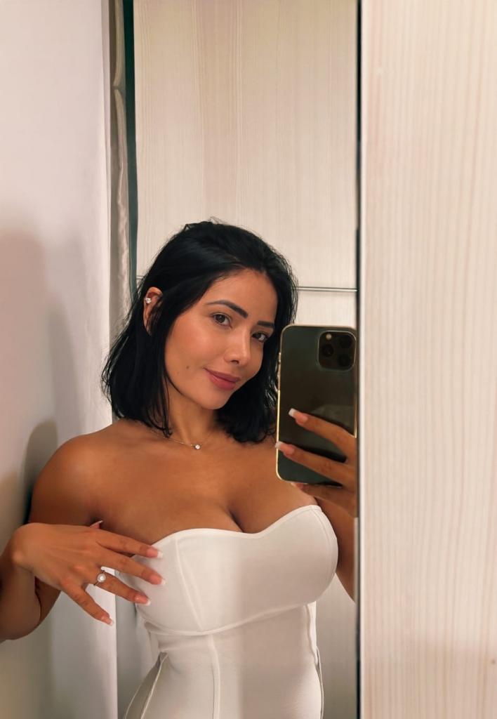 Chica busca chico en Alicante: Chica busca chico
