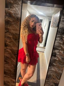 614008316: Chica busca chico en Barcelona