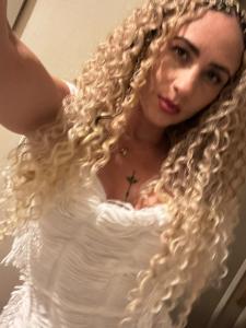 614008316: Chica busca chico en Barcelona