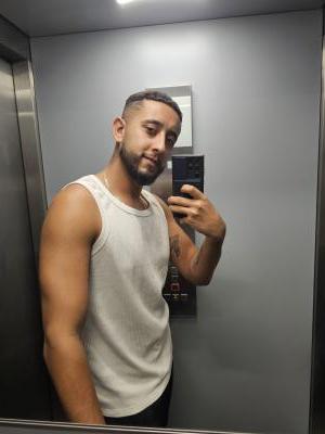 685393488: Chico busca chica en Sevilla