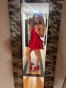 614008316: Chica busca chico en Barcelona