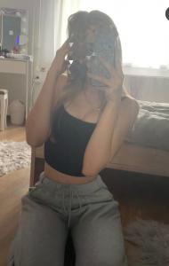 610674824: Chica busca chico en Madrid