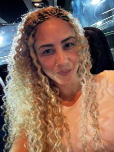 614008316: Chica busca chico en Barcelona