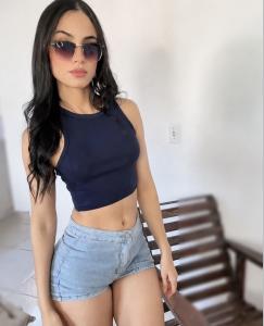 743099391: Chica busca chico en La Coruña