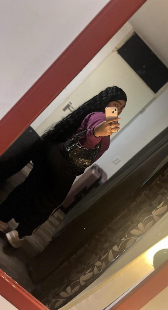 631990193: Chica busca chico en Barcelona