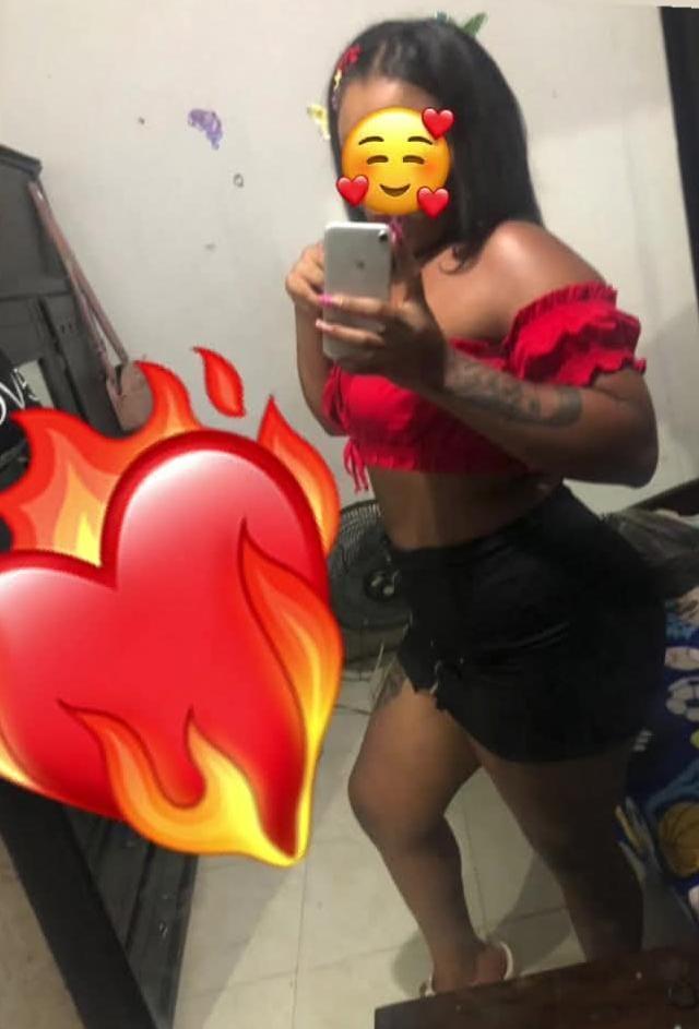 631990193: Chica busca chico en Barcelona