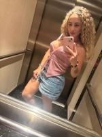 614008316: Chica busca chico en Barcelona
