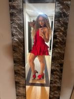 614008316: Chica busca chico en Barcelona