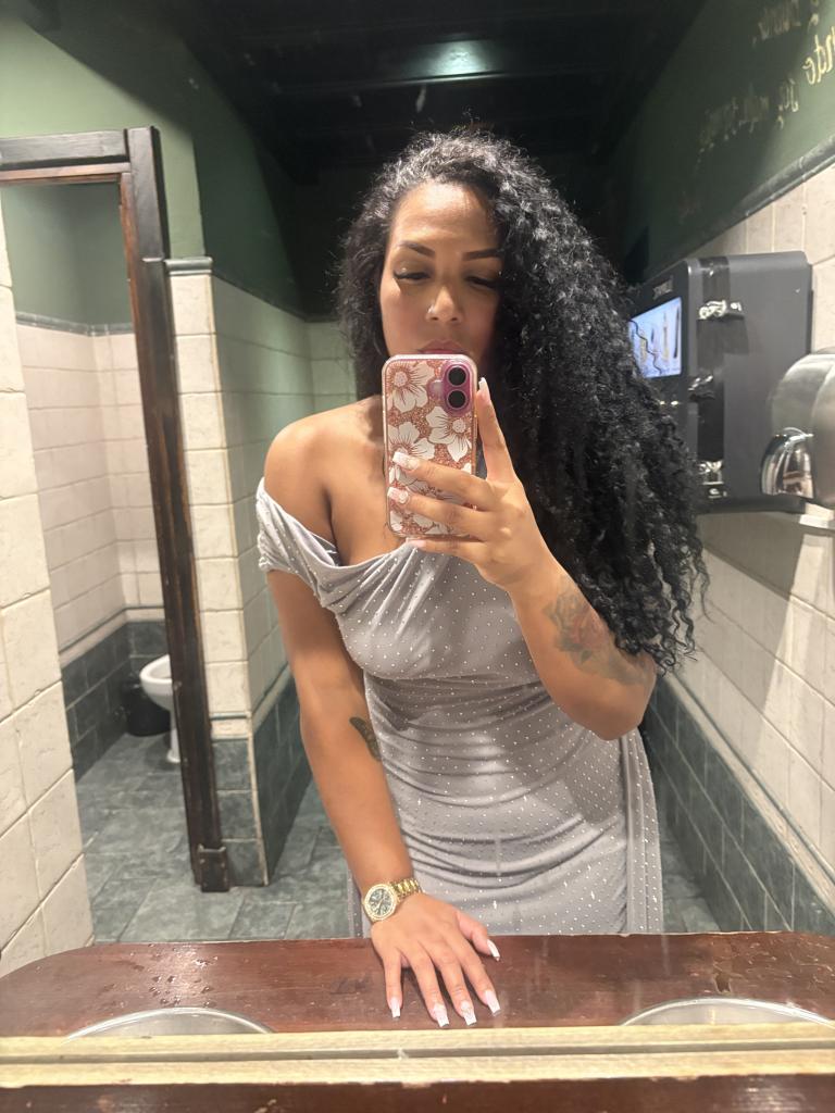 Chica busca chico en Granada: 