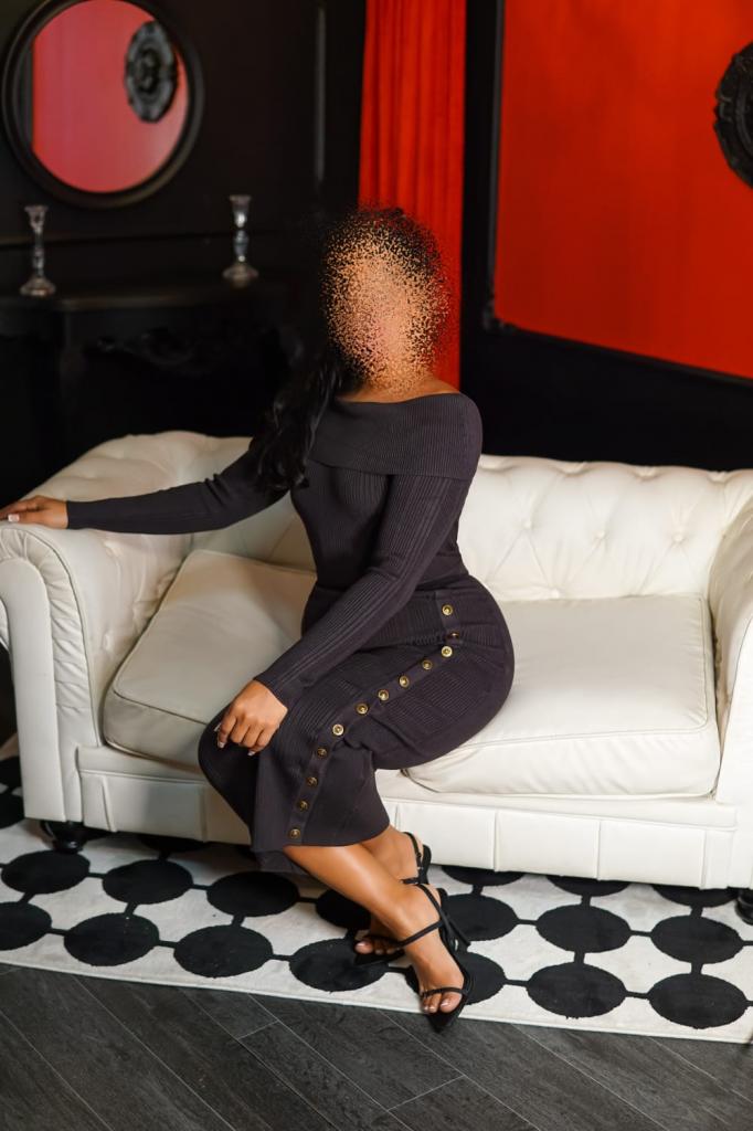 674485602: Chica busca chico en Barcelona