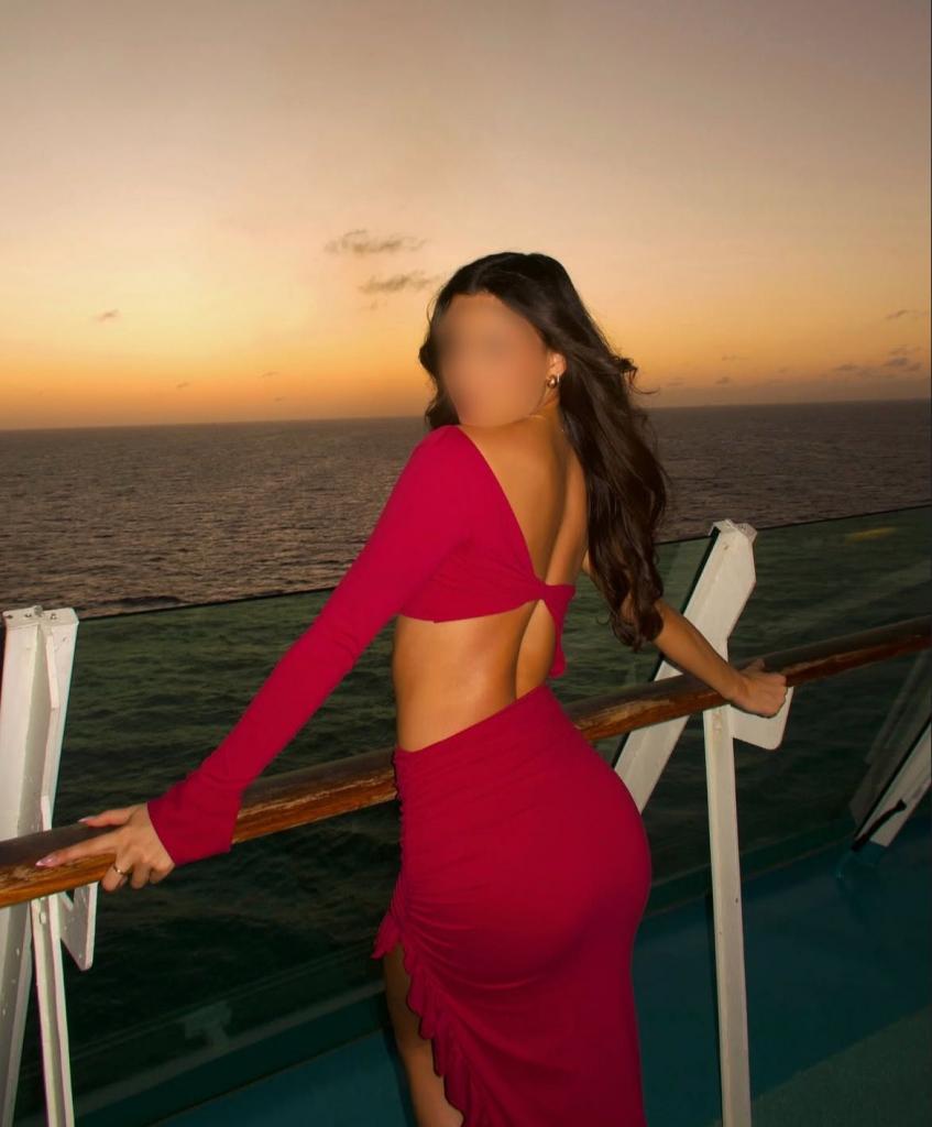 661403445: Chica busca chico en Málaga