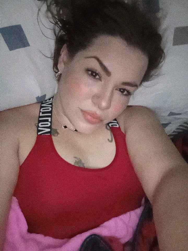 Chica busca chico en Granada: 