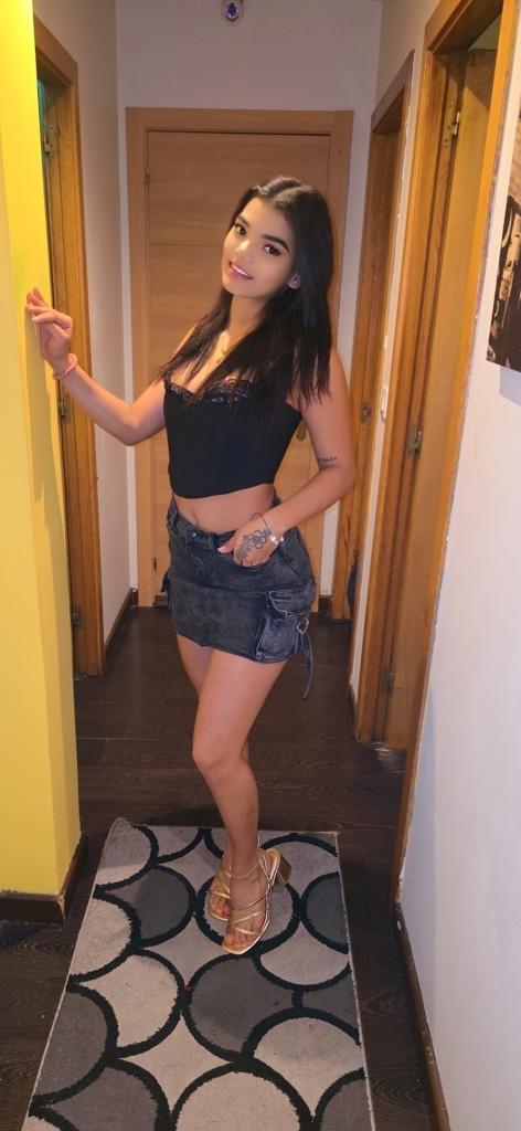 676463299: Chica busca chico en Pontevedra