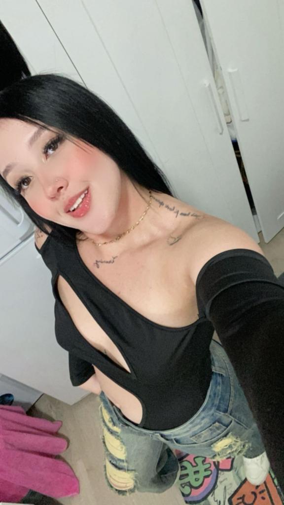 631086796: Chica busca chico en Barcelona