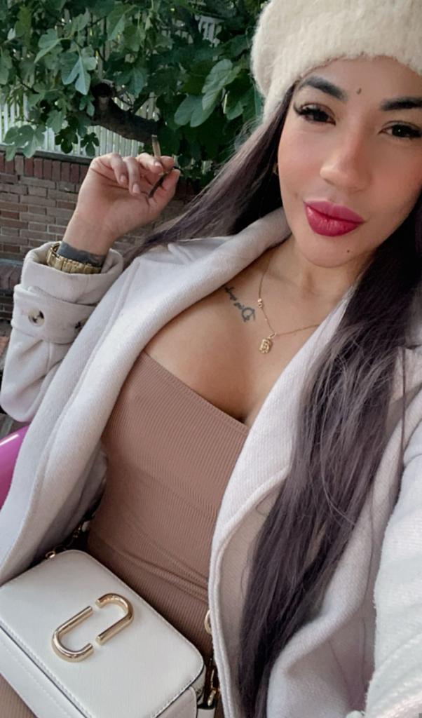 Chica busca chico en Cádiz: 