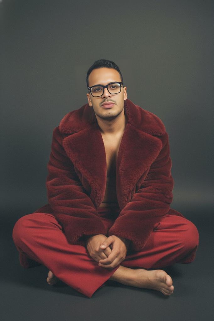 674067103: Chico busca chica en Ibiza