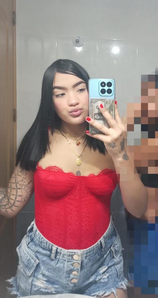 687257982: Chica busca chico en Barcelona