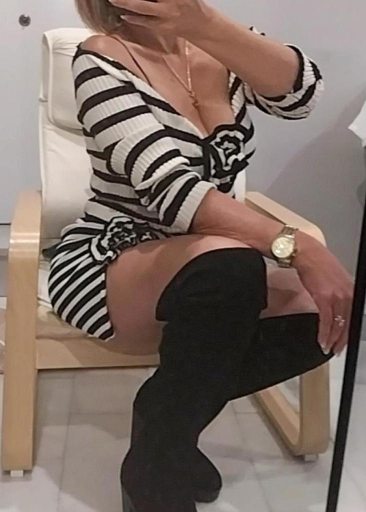 617749400: Chica busca chico en Cádiz