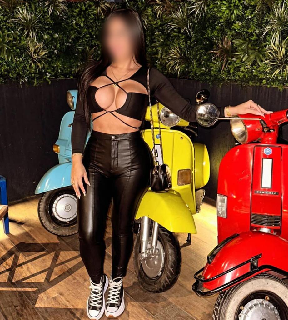 641035372: Chica busca chico en Sevilla