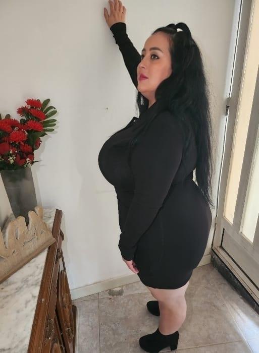 614745589: Chica busca chico en Barcelona