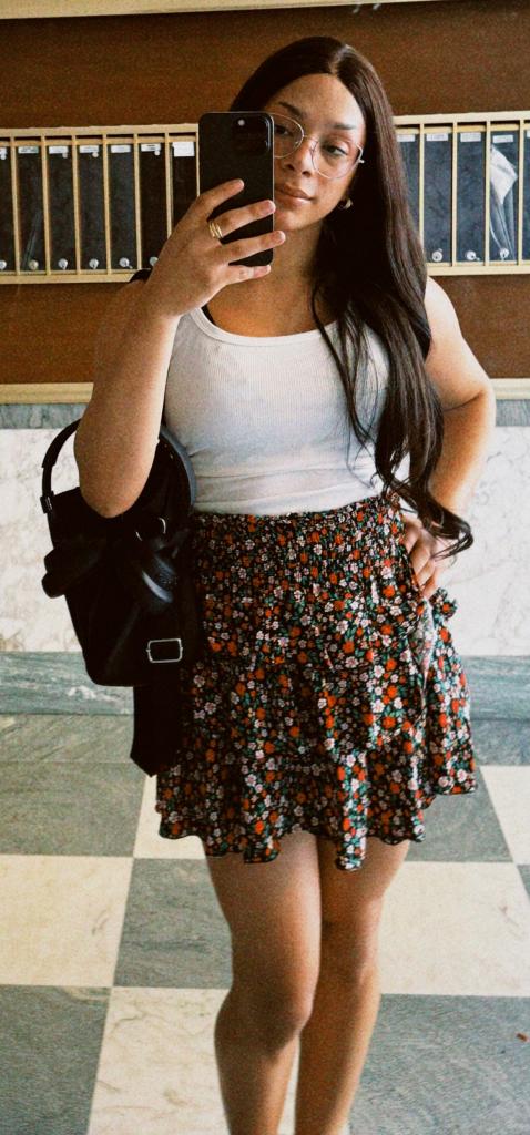 633403209: Transexual en Almería