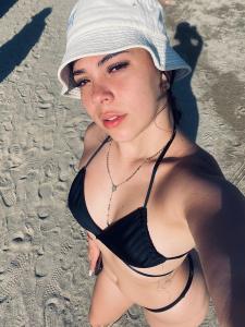 643737550: Chica busca chico en La Coruña