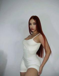 696746835: Chica busca chico en Barcelona