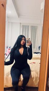 613724643: Chica busca chico en Barcelona