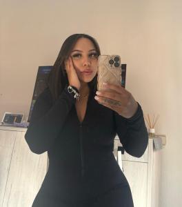 633082145: Chica busca chico en Málaga