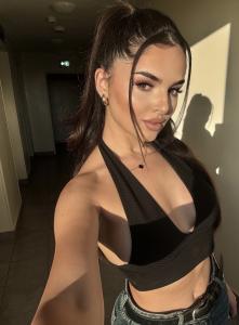 613466131: Chica busca chico en Málaga