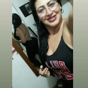 614902945: Chica busca chico en Pontevedra