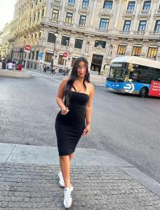 661087081: Chica busca chico en Madrid