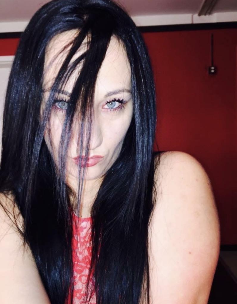 617037744: Chica busca chico en Barcelona