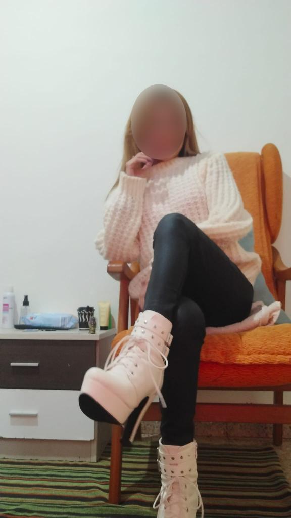 624282261: Chica busca chico en Madrid