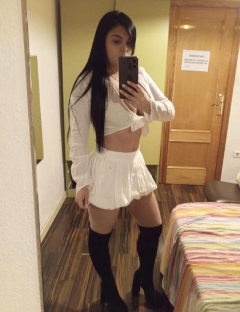 670826805: Chica busca chico en Alicante