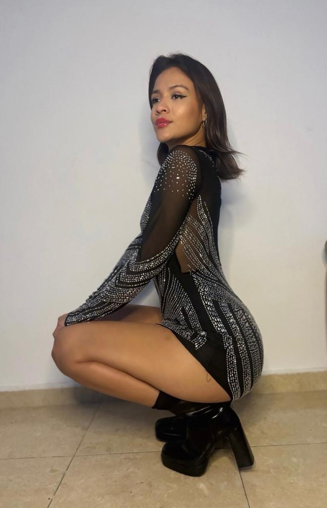 Chica busca chico en Alicante: Chica busca chico