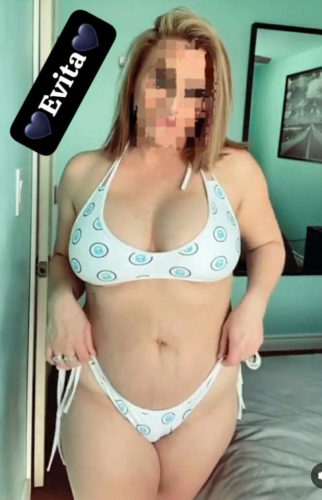 Chica busca chico en Almería: 
