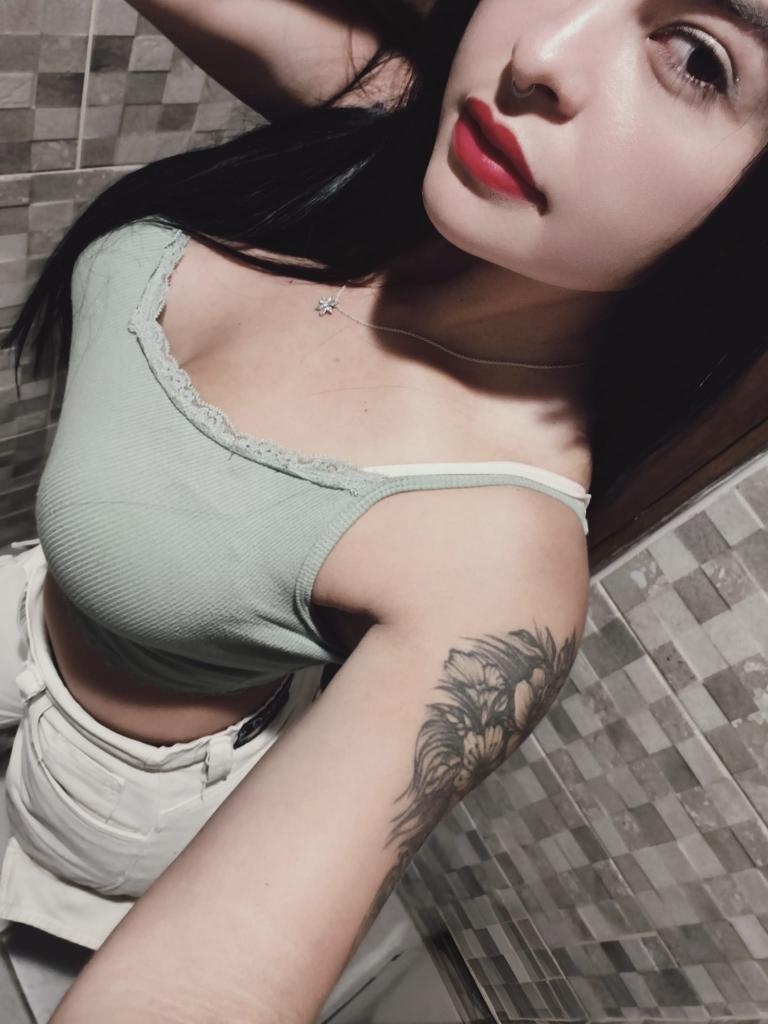 612464519: Chica busca chico en Málaga