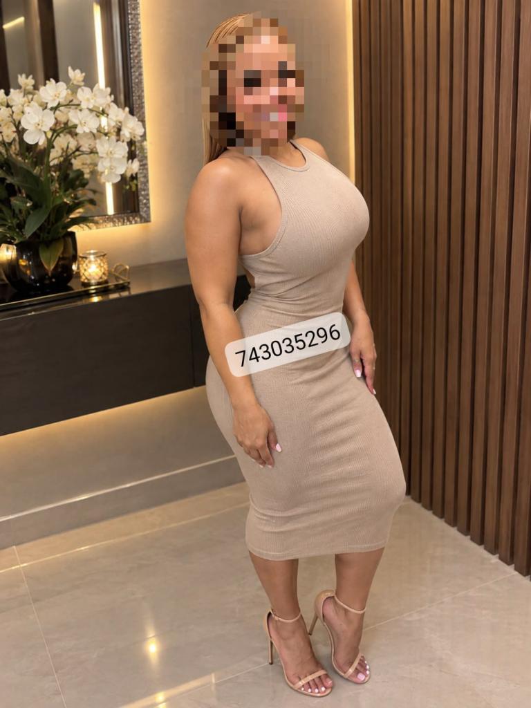 743035296: Chica busca chico en Málaga