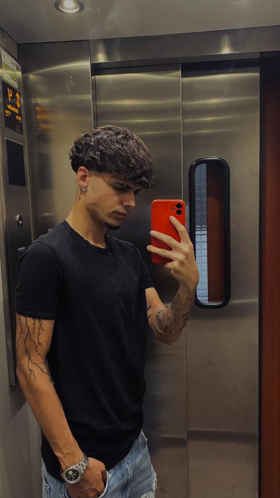 613580704: Chico busca chica en Barcelona