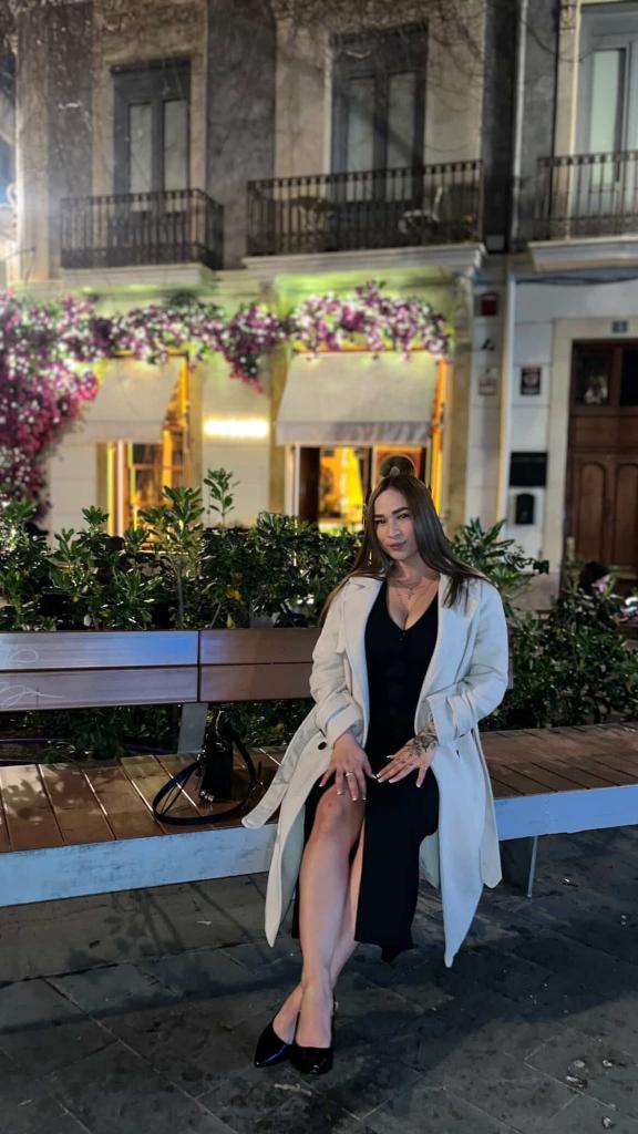 602592605: Chica busca chico en Almería