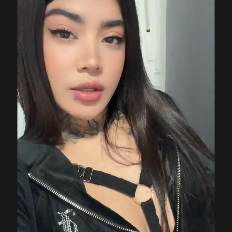 631168270: Chica busca chico en Barcelona