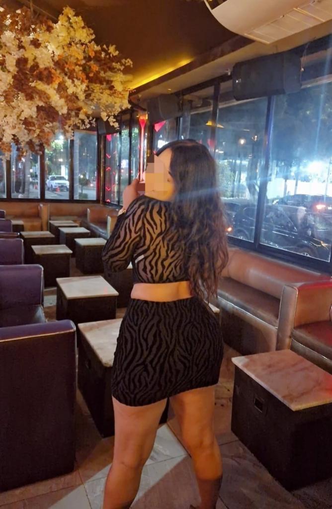 613773570: Chica busca chico en Barcelona