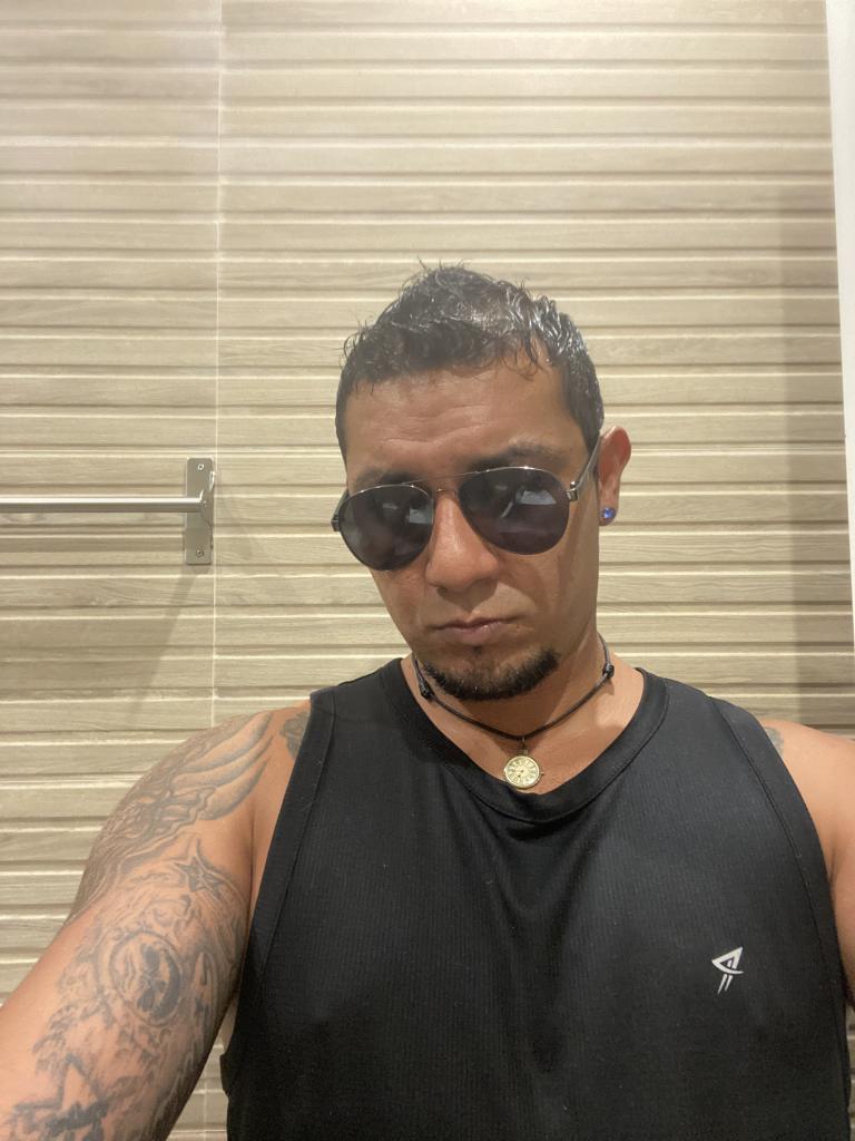 Chico busca chica en Cádiz: 