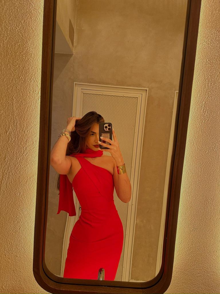 667209233: Chica busca chico en Málaga