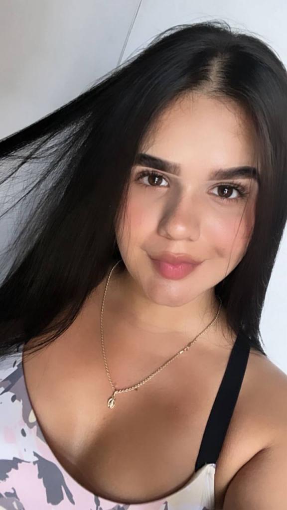 632935408: Chica busca chico en Málaga