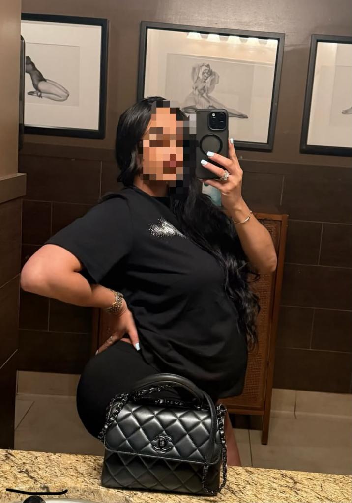 743097682: Chica busca chico en Barcelona