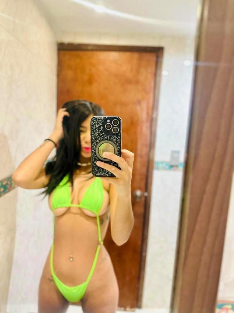 Chica busca chico en Tenerife: 