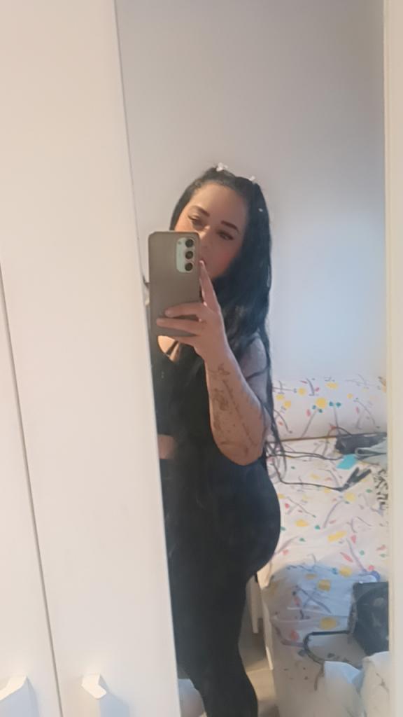 745071341: Chica busca chico en Toledo