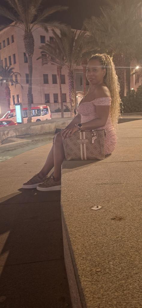 Chica busca chico en Granada: 